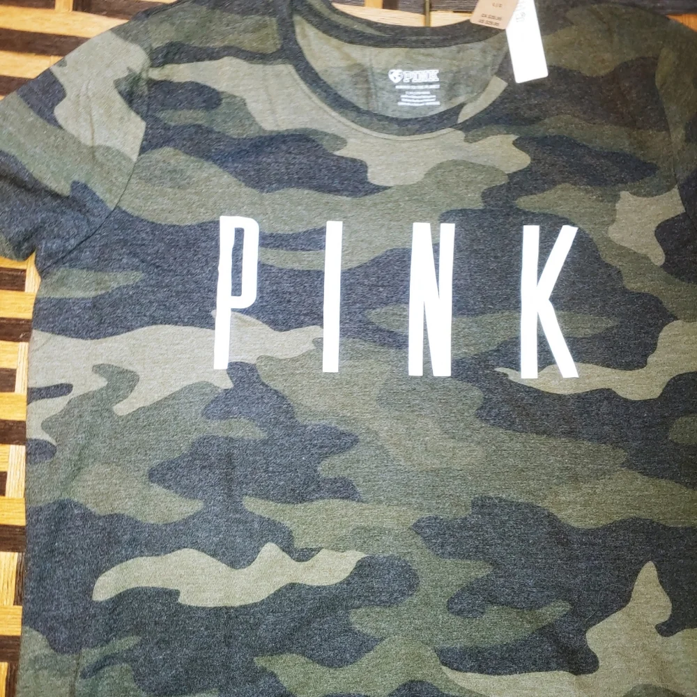 VS PINK Camo Everyday Crewneck Tee Sz: L - Picture 6 of 9
